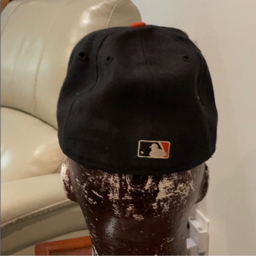 Black and Orange Bird Embroidered Cap - Picture 2 of 2